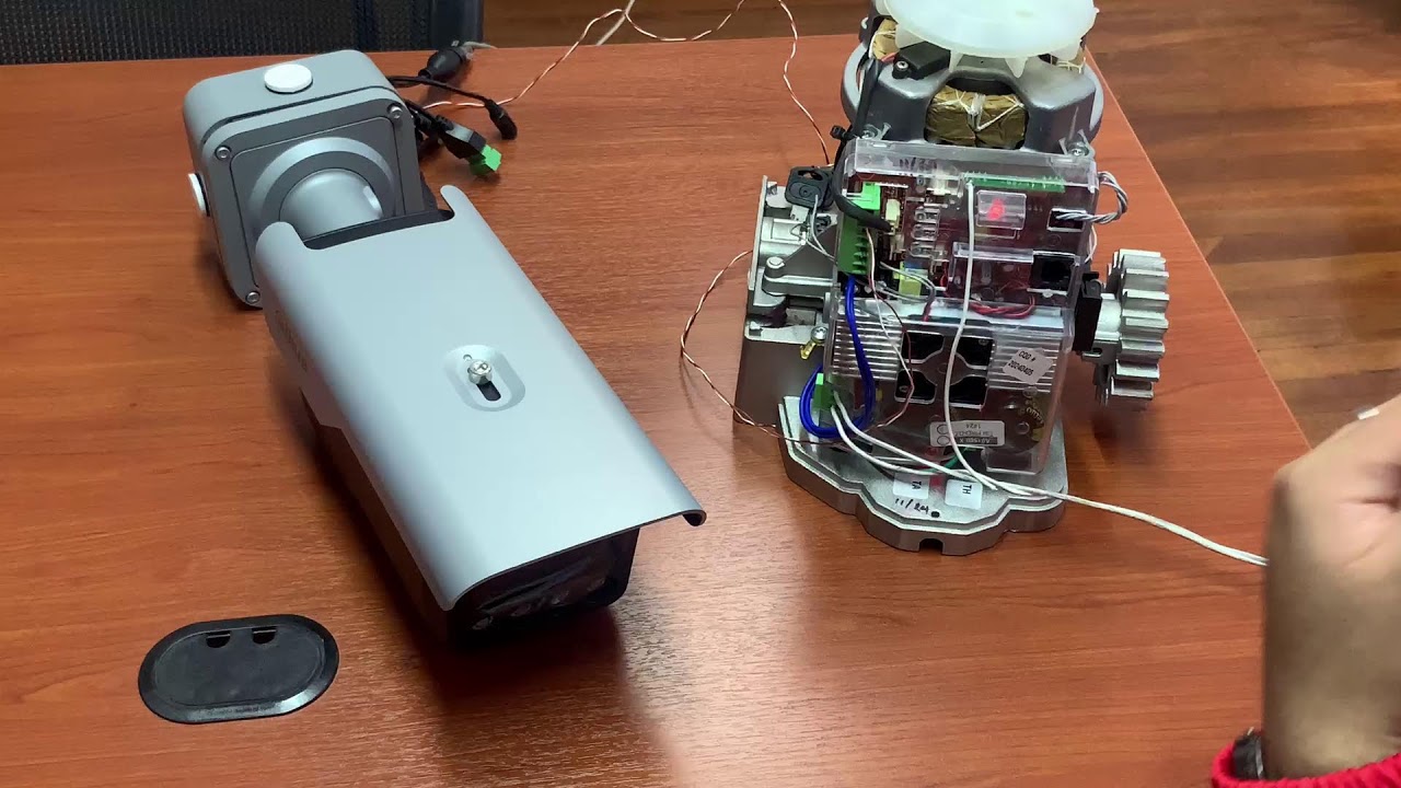 Conecta una cámara ANPR con lector de placas vehiculares a un motor TSI