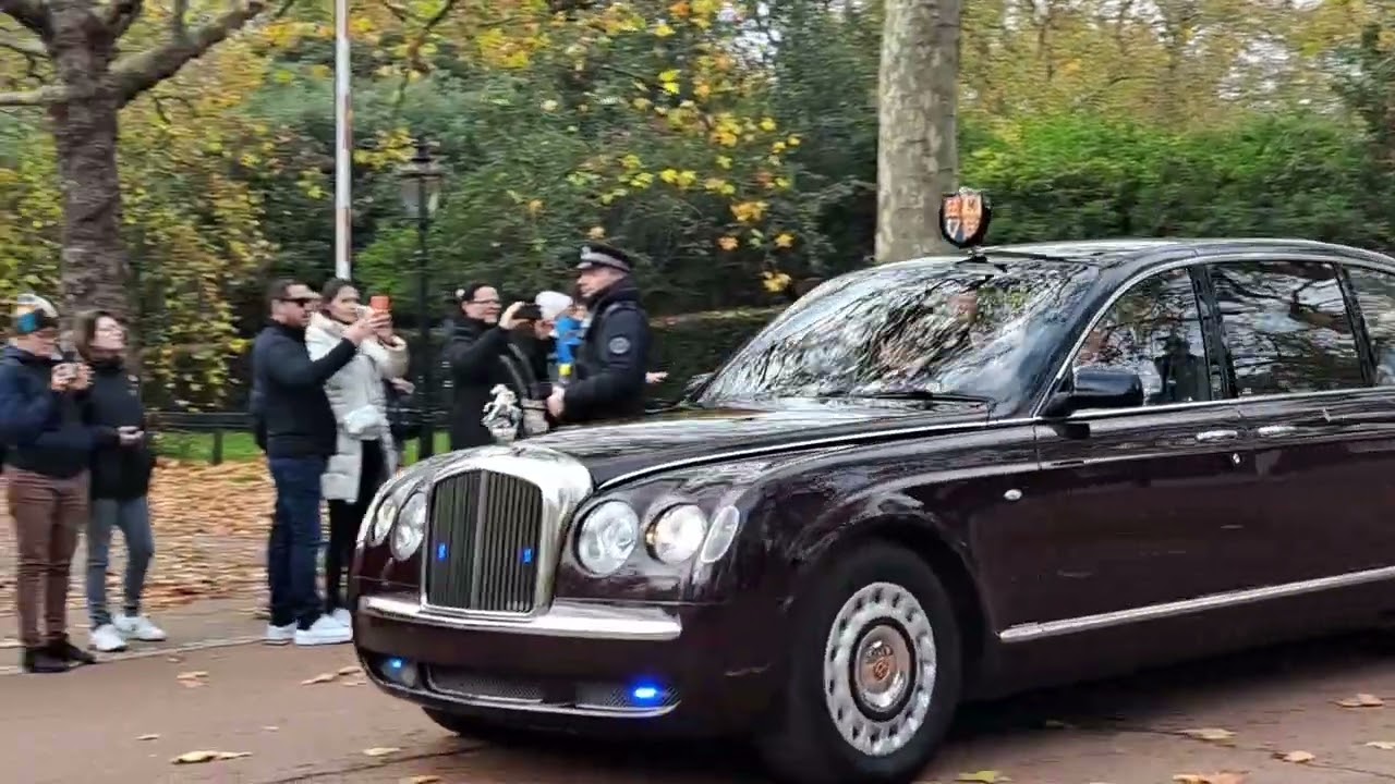 King Charles leaving Clarence House #buckinghampalace