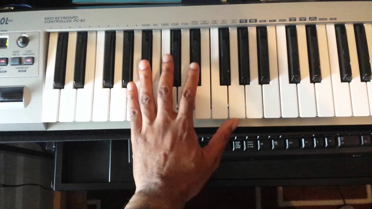 Easy keyboard trick for playing soulful chords