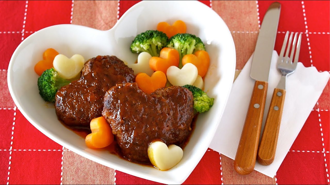 Heart-Shaped Simmered Hamburger Steak (Hambagu Recipe) ハートいっぱい♡煮込みハンバーグの作り方 - OCHIKERON