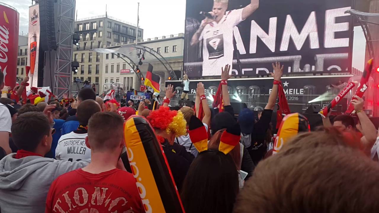 Fanmeile Berlin Live  NEUER Thomas Müller Song Deutschland  vs. Polen 0:0