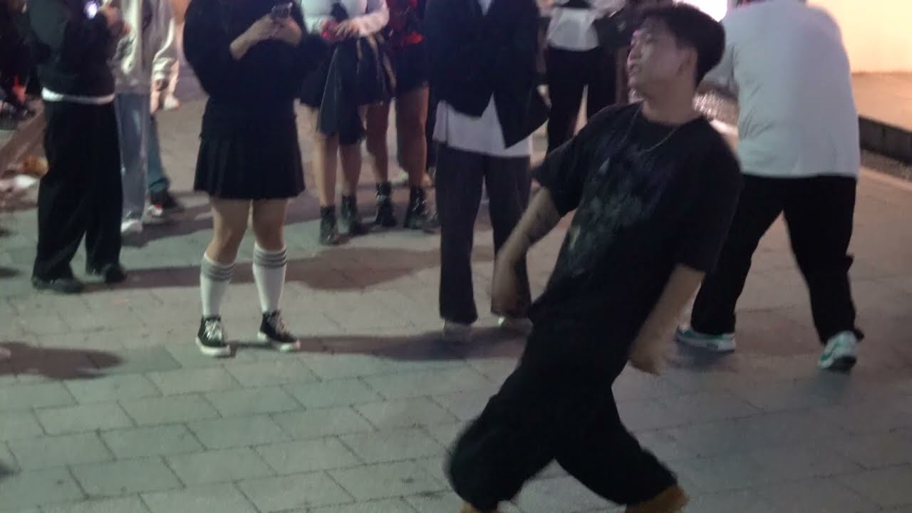231102 Hongdae busking dadada_crew - Rush Hour (MONSTA X)