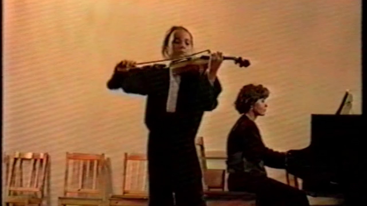 Bruch Violin Concerto, 3d movement: Dunja Lavrova (aged 10)