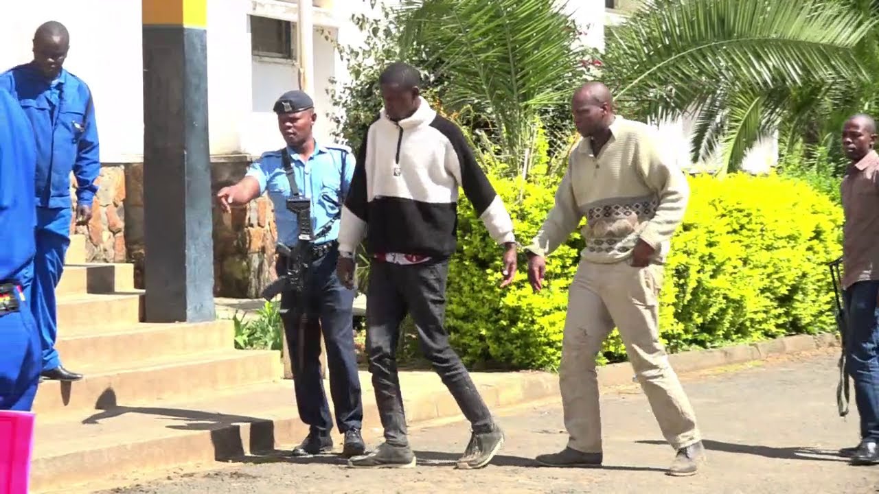 FOUR SUSPECTS OF ROBBERY AND VIOLENCE ARRESTED AND GUNS RECOVERD IN KABARNET!!