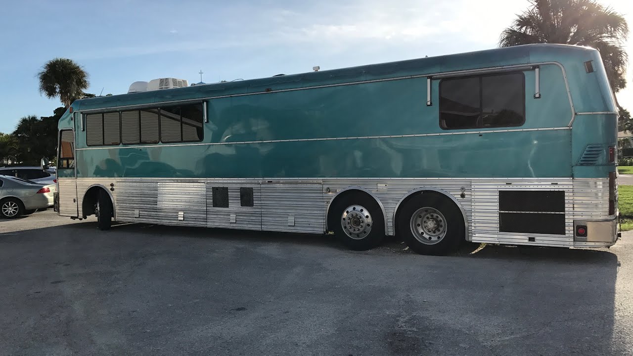 Eagle - ‘81 Model 10 Bus conversion tour