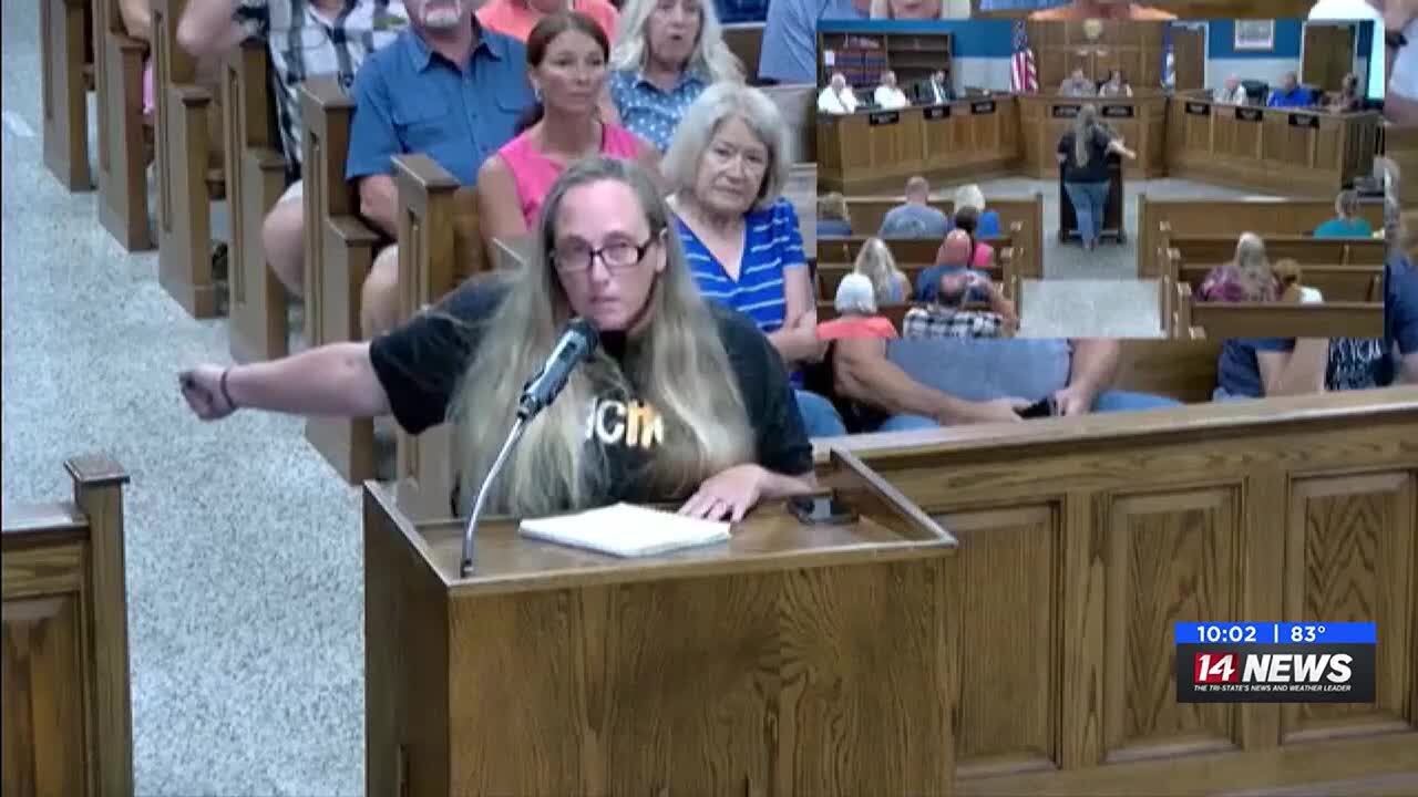 Discussions get heated regarding wind turbine project in Henderson County