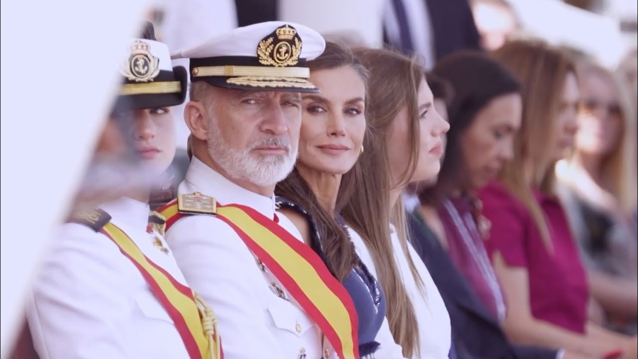 Entrega de Despachos a los Nuevos Oficiales de la Armada