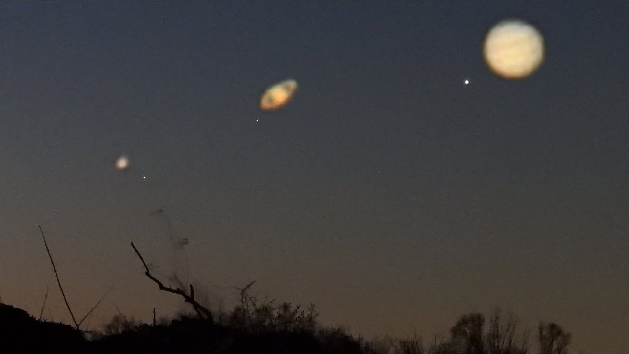 Saturn, Jupiter, Mars conjunction 2020 - Zooming planets - Nikon P1000 - No telescope, only a camera