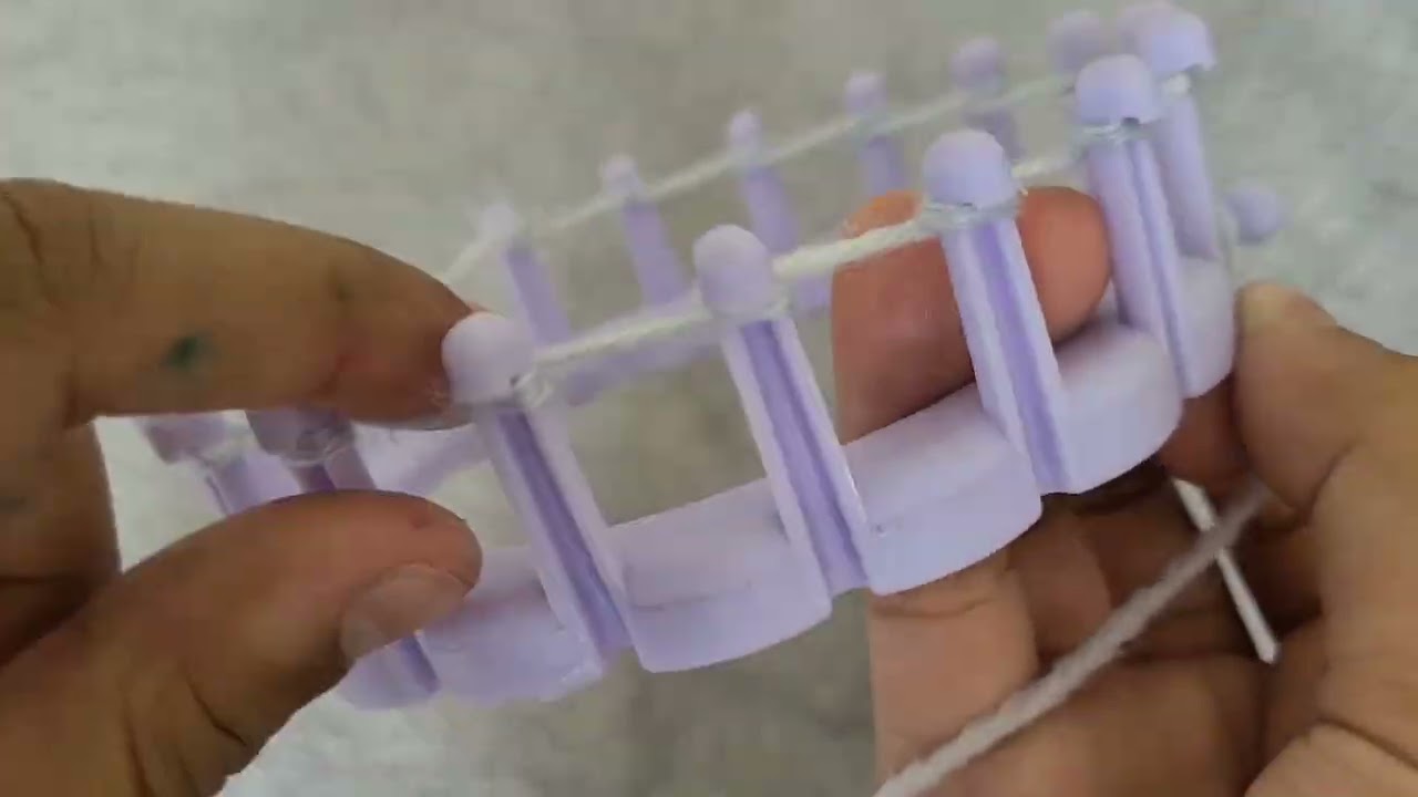 How to use a yarn knitting spool for beginners 