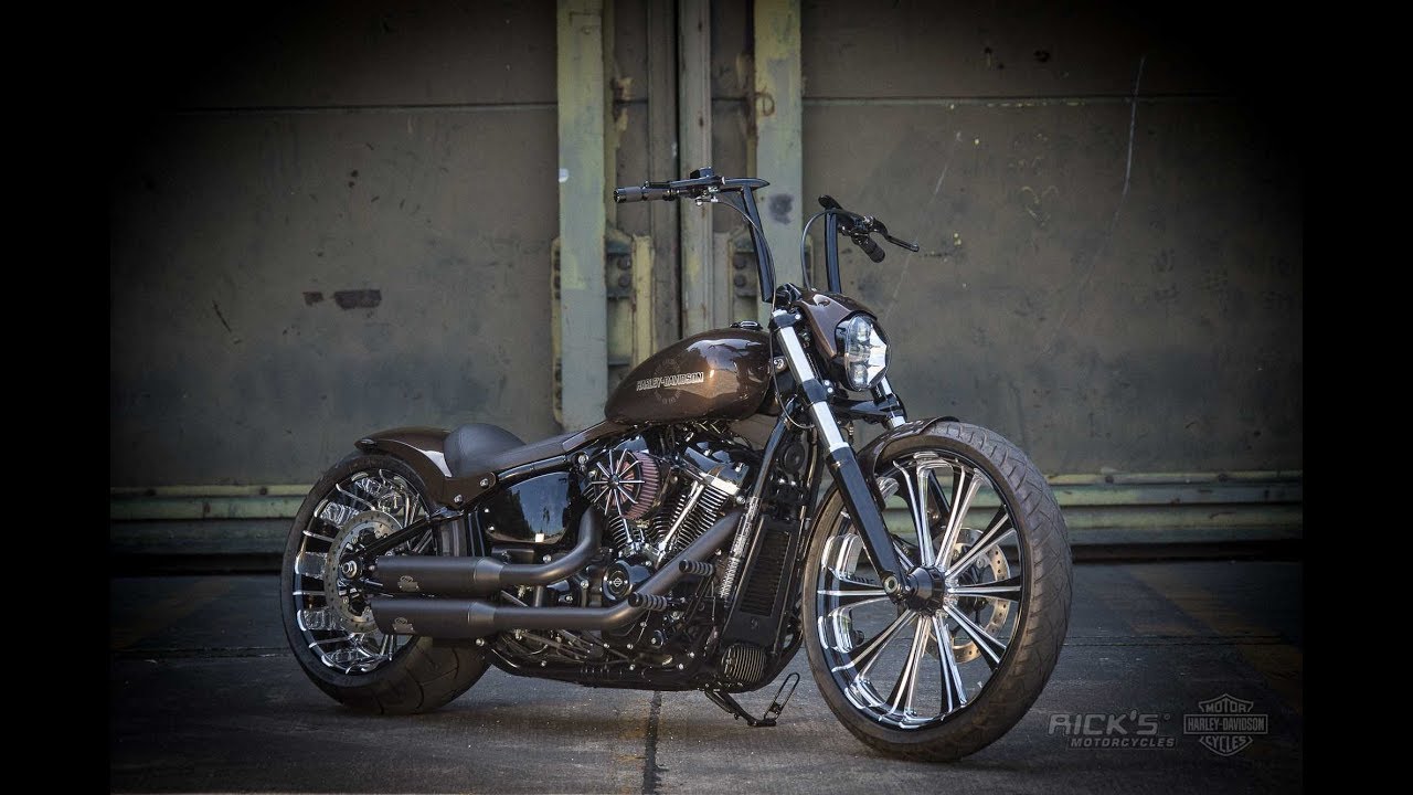Harley-Davidson Breakout project by Rick's Motorcycles for Custom Chrome Europe