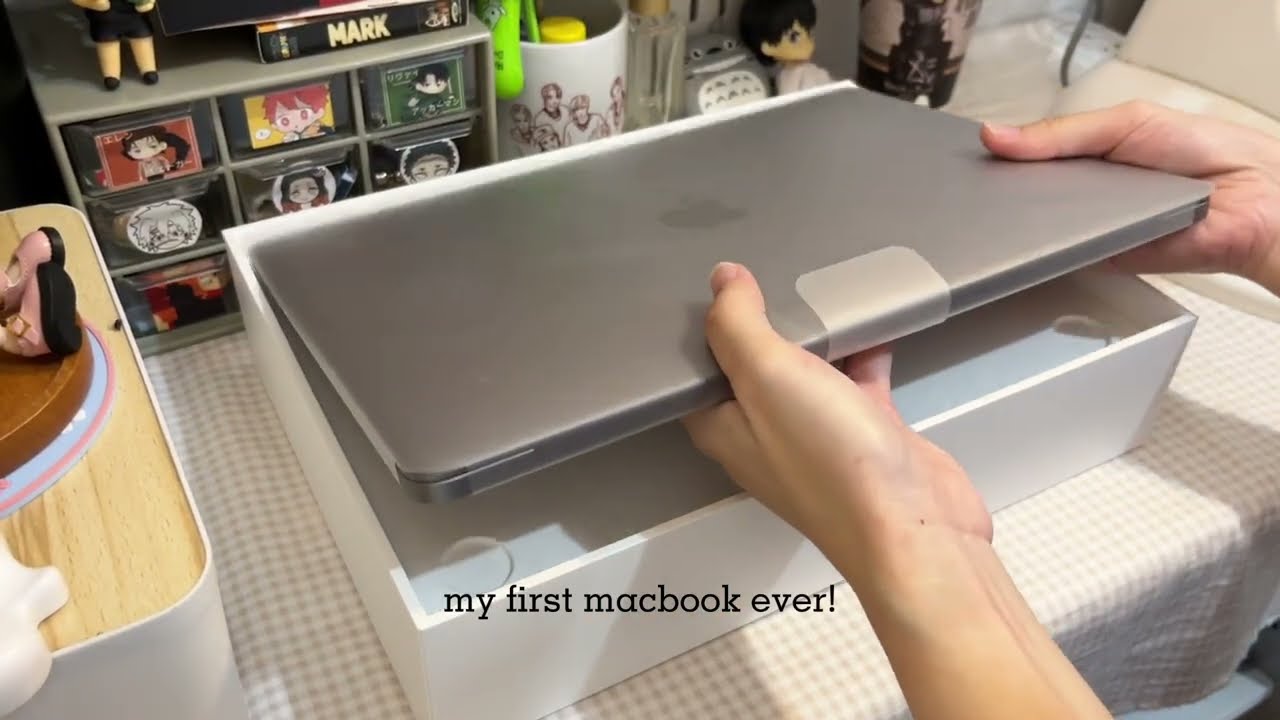 i got MacBook for the first time! unboxing MacBook Air M1 in 2025 | Tsureview
