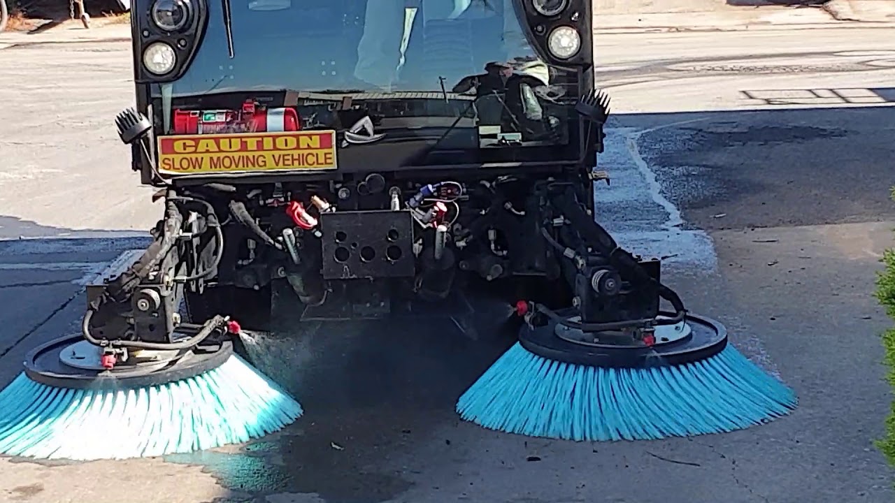 MC 210 FLEX MULTI-COMBINATION SWEEPER / SCRUBBER