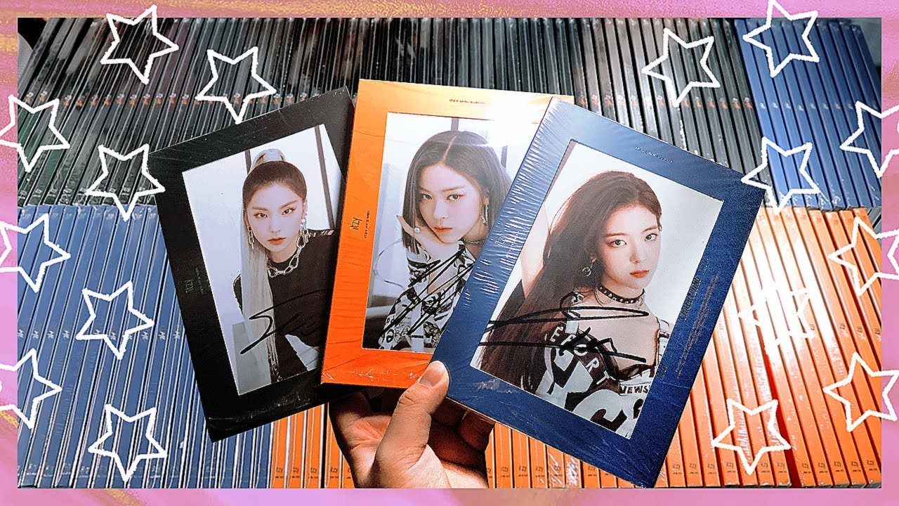 i bought 158 it'z me albums and mwave scammed me ☆ signature and photocard sorting