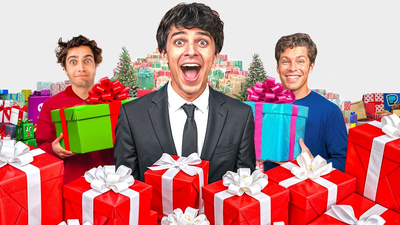 SURPRISING MY FRIENDS WITH 100 GIFTS! | Amp World