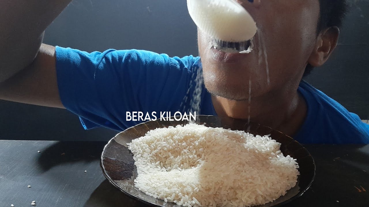 Suapan full centong||Asmr raw rice eating sounds||makan beras mentah di piring pakek centong|eatrice