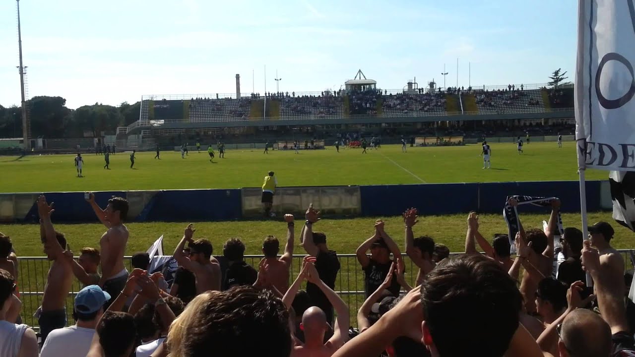 Squilli la fé in Massese-Robur Siena 0-2.