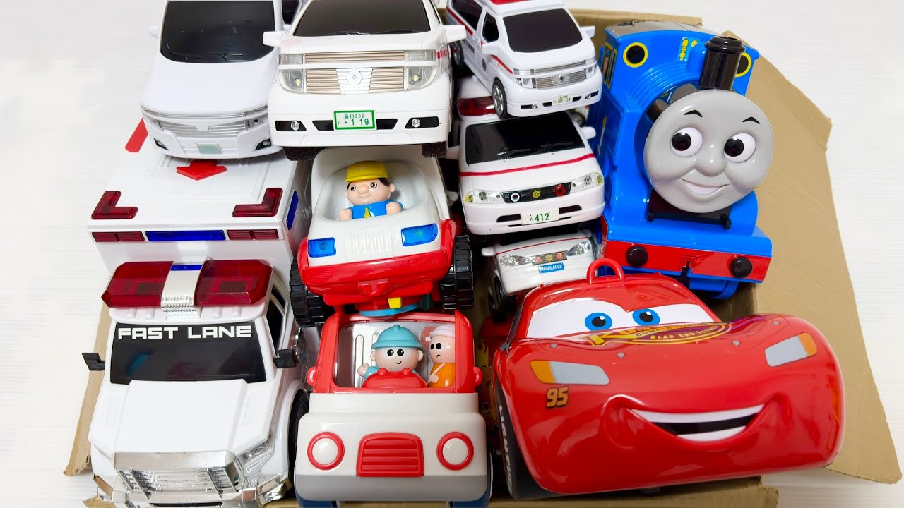 ユニークな救急車のミニカーが走る☆緊急走行テスト☆坂道走行｜ New Ambulance miniature car runs! Emergensy driving test