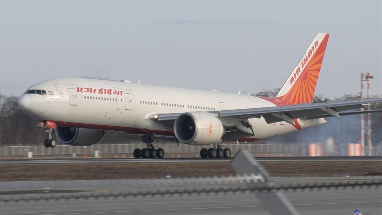 AIRPORT FRANKFURT MAIN air traffic 392 #aviation #planespotting