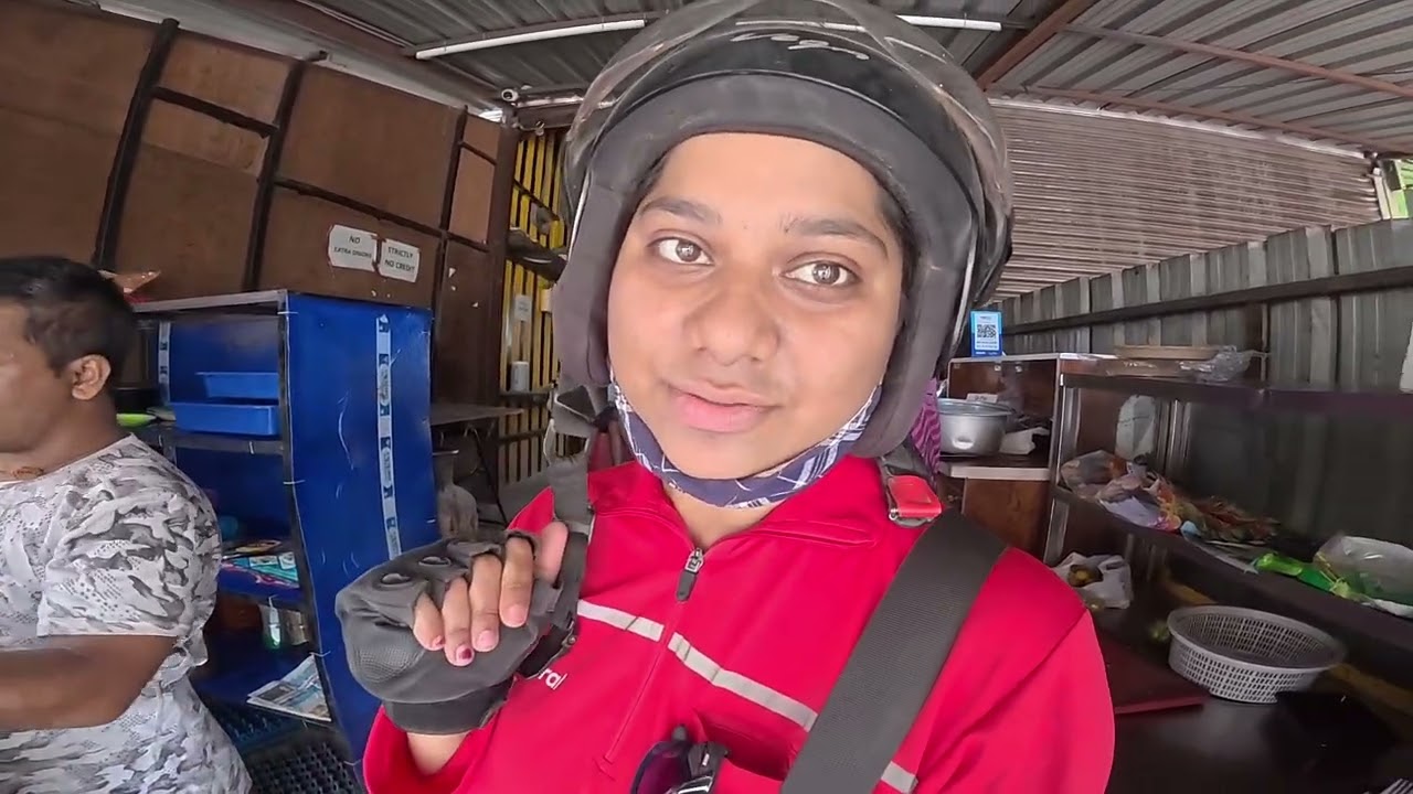 Stranger appreciation for zomato ❤️delivery girl 👍