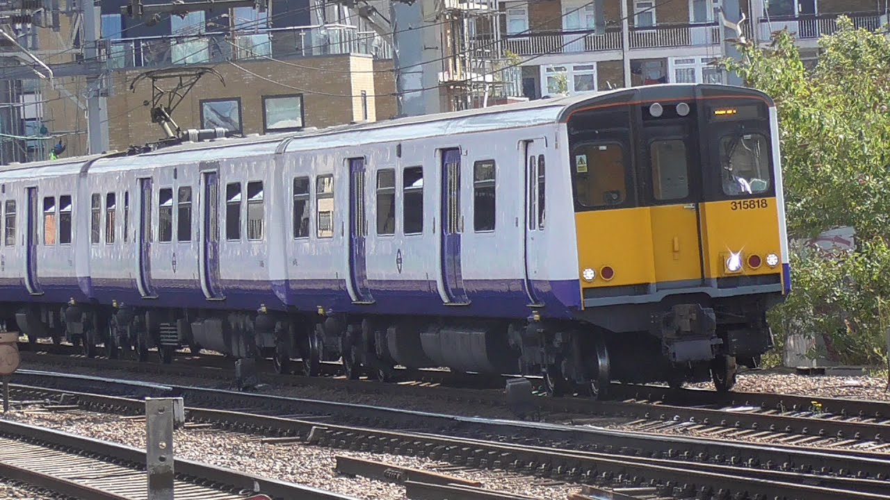 Trains at: Bethnal Green - LVL - 13/8/19