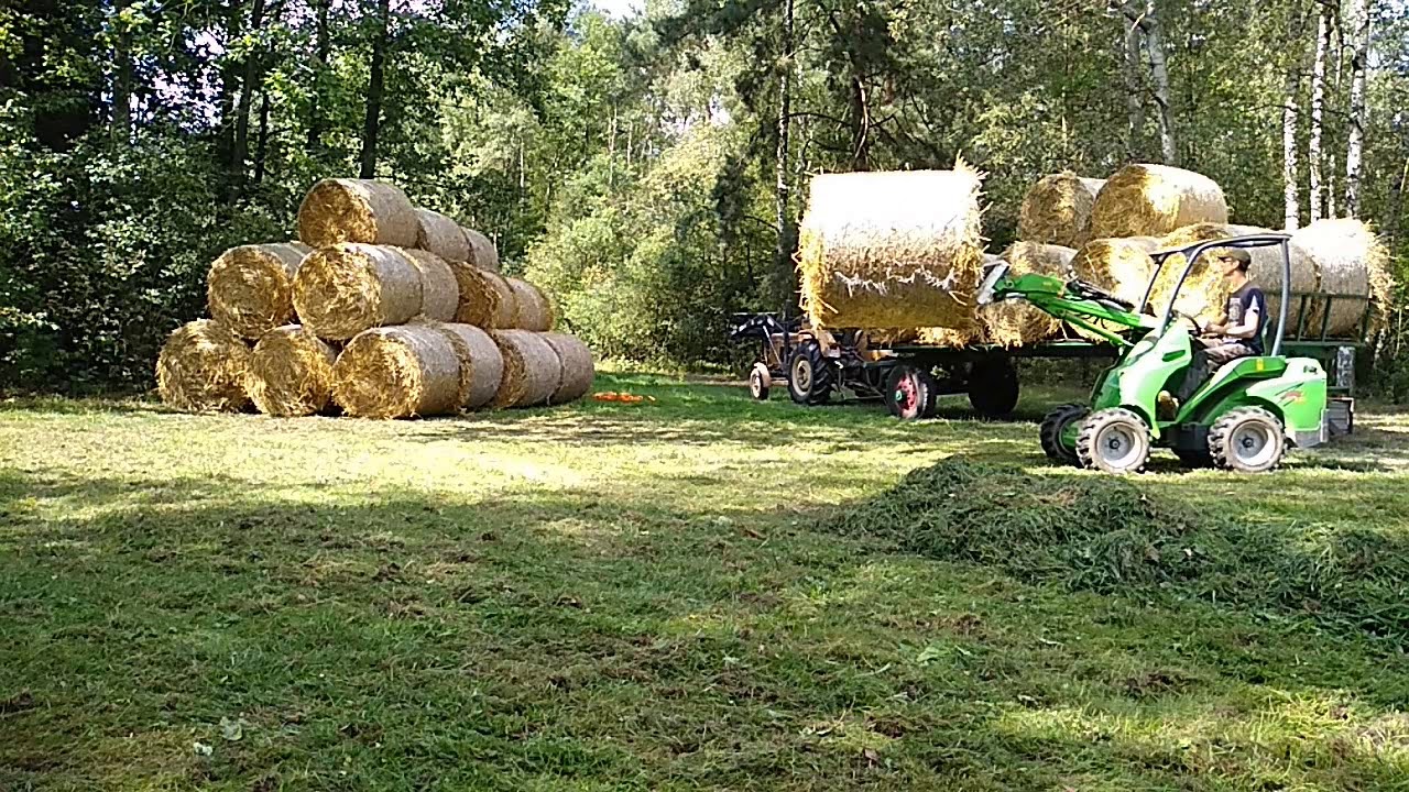 układanie słomy avant 420