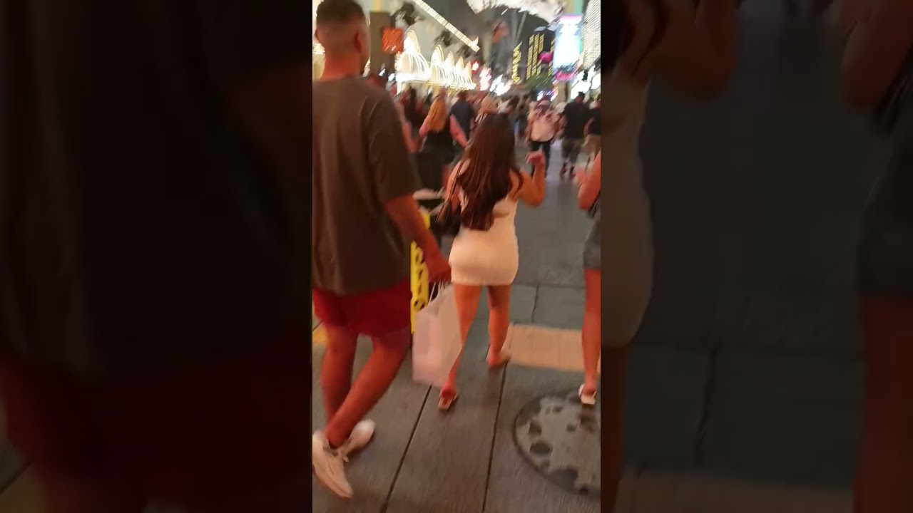 #lasvegas #freemontstreet #vegasadventures #vegasfood #vegasfun #vegasviral #shorts #youtubeshorts