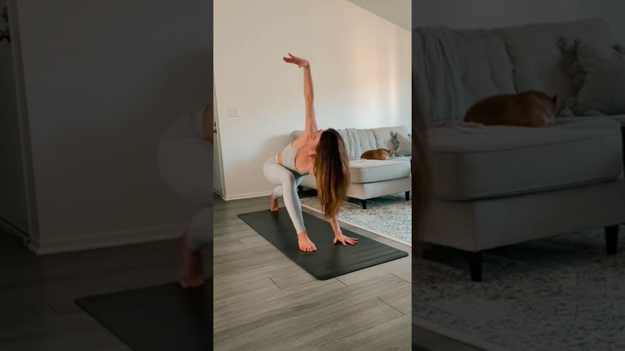 Try out this crescent lunge flow! Remember to do both sides! #crescentlunge #shorts