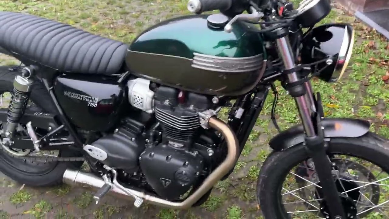 Triumph Bonneville "Bonnie" T100 with Full Zard