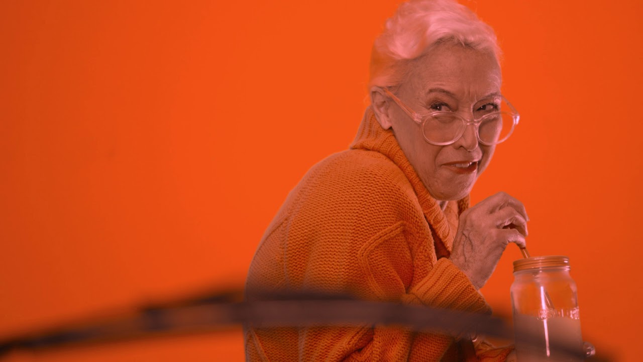 Don't Leave It Halfway - The car and the old woman (Romanian) - V2