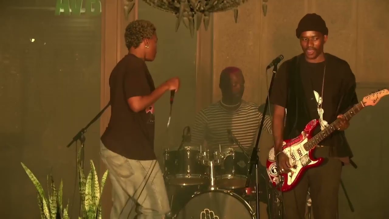 TWENTY ONE CHILDREN LIVE AT BLACK LABONE