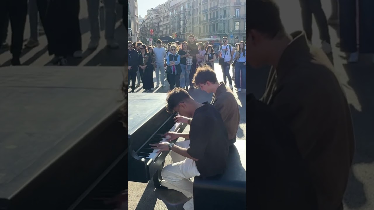 4 Hands, 1 Piano: Epic &lsquo;Interstellar&rsquo; Improvisation in Plaza Catalu&ntilde;a! 🎹🌌 #piano #interstellar