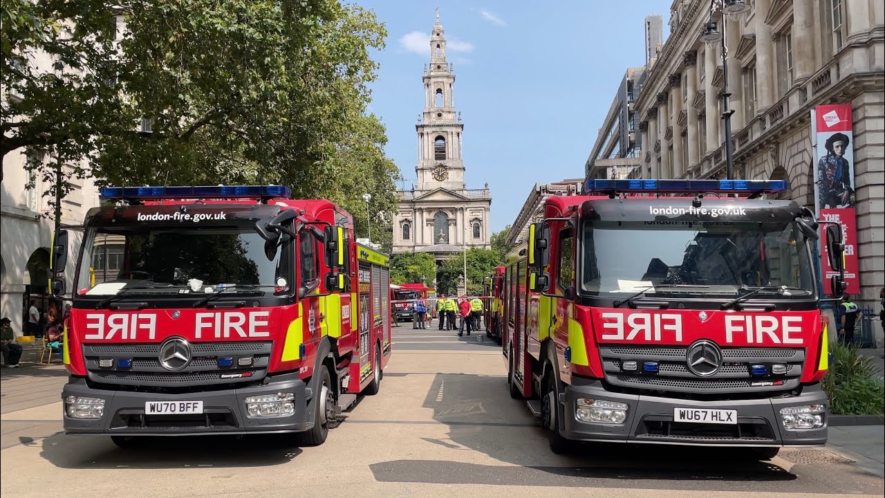 *20 PUMP FIRE* Somerset House Fire - LFB Response and On Scene Footage