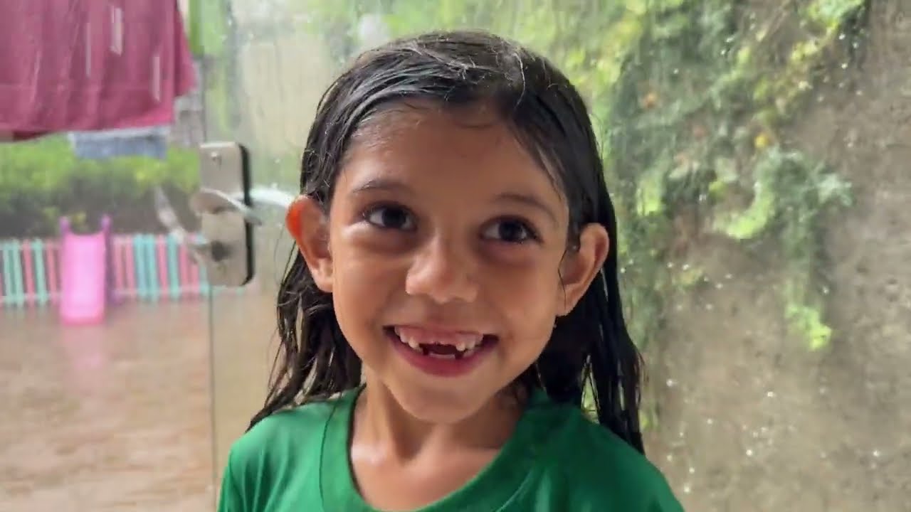 TOMANDO BANHO DE CHUVA !!!
