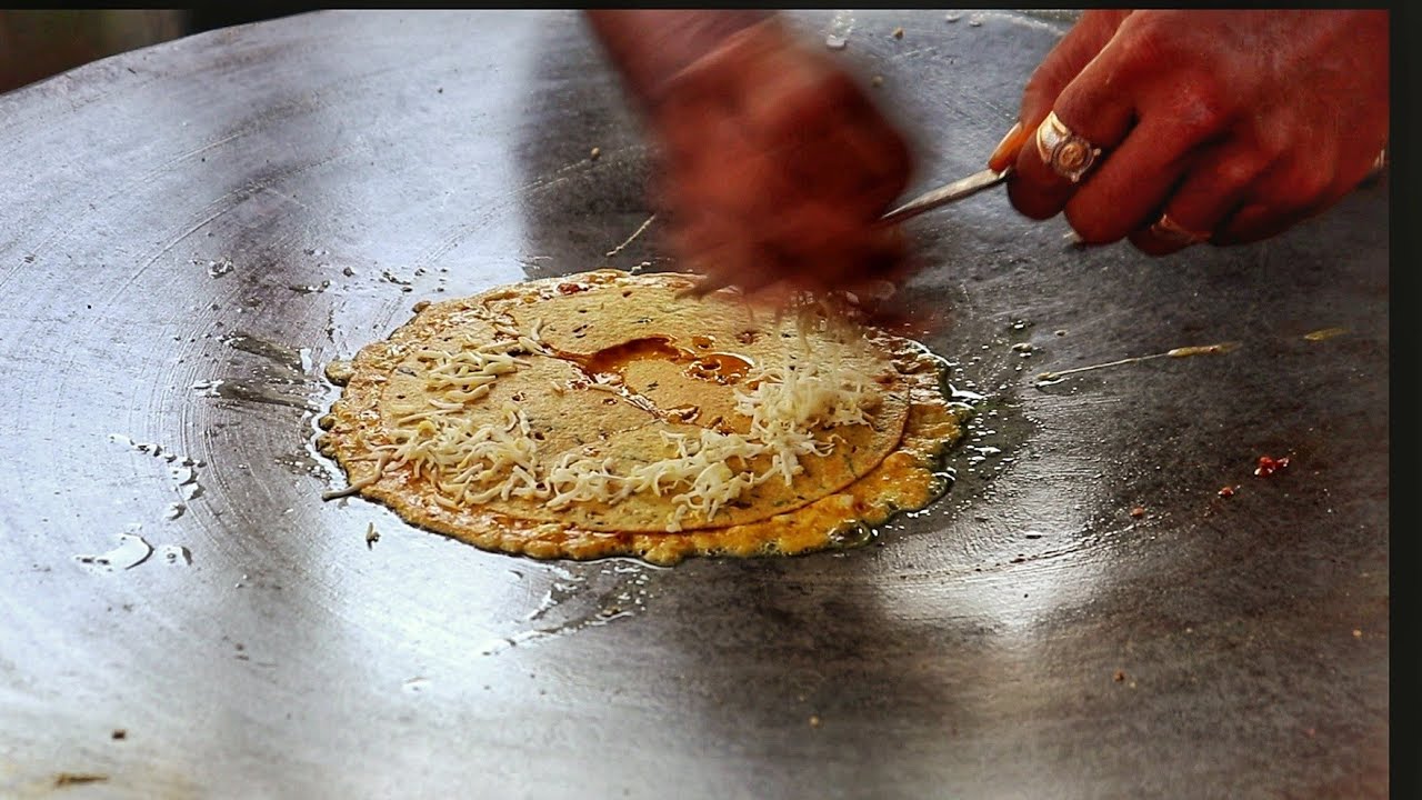 Gujju's Favorite Breakfast Khakhra In Yummy Egg Khakhra | Egg Street Food | Indian Street Food