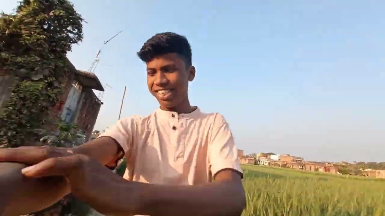 gaw ka hariyali gehu ka khet bahut sundar view aaya ye vlog me.. 