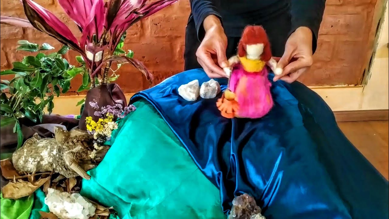 A MENINA DA LANTERNA, história contada por Helena Contente, pais e profs do Caminho das Águas MG