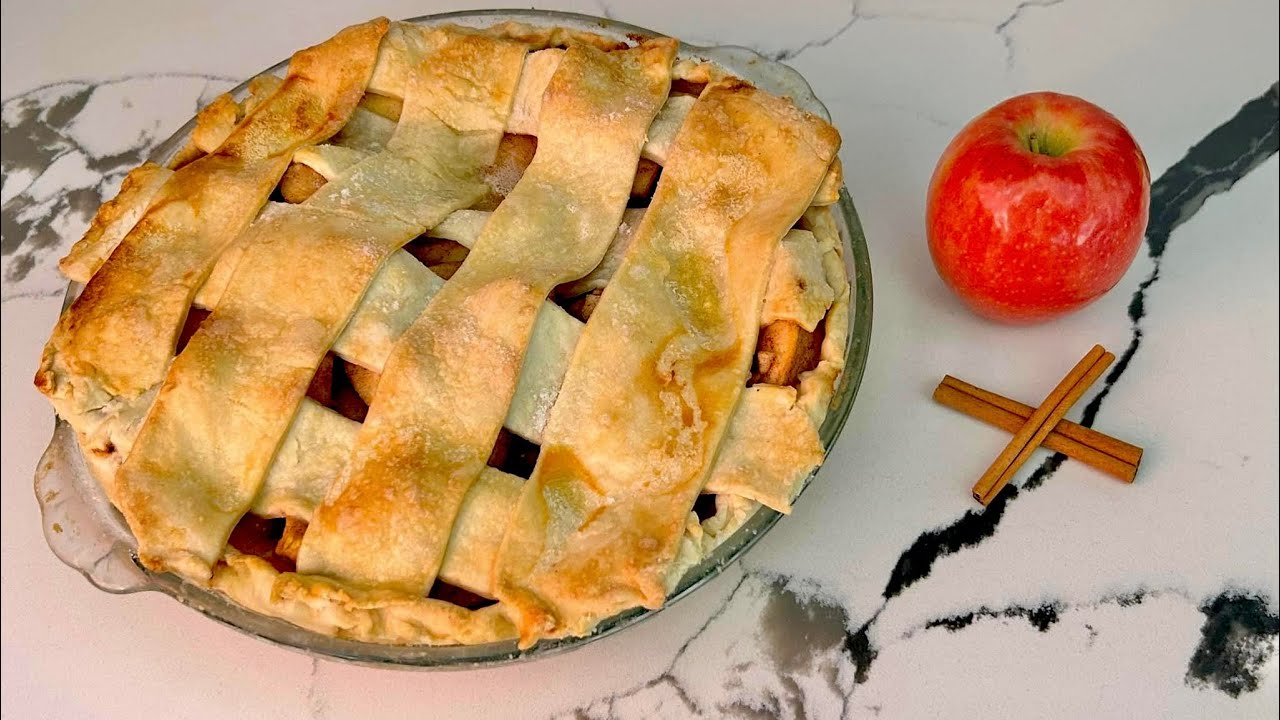 Old Fashioned Apple Pie - Apple Pie Recipe - 1st Day of Fall Collab - Ellen’s Fall Baking Series 🍎🥧