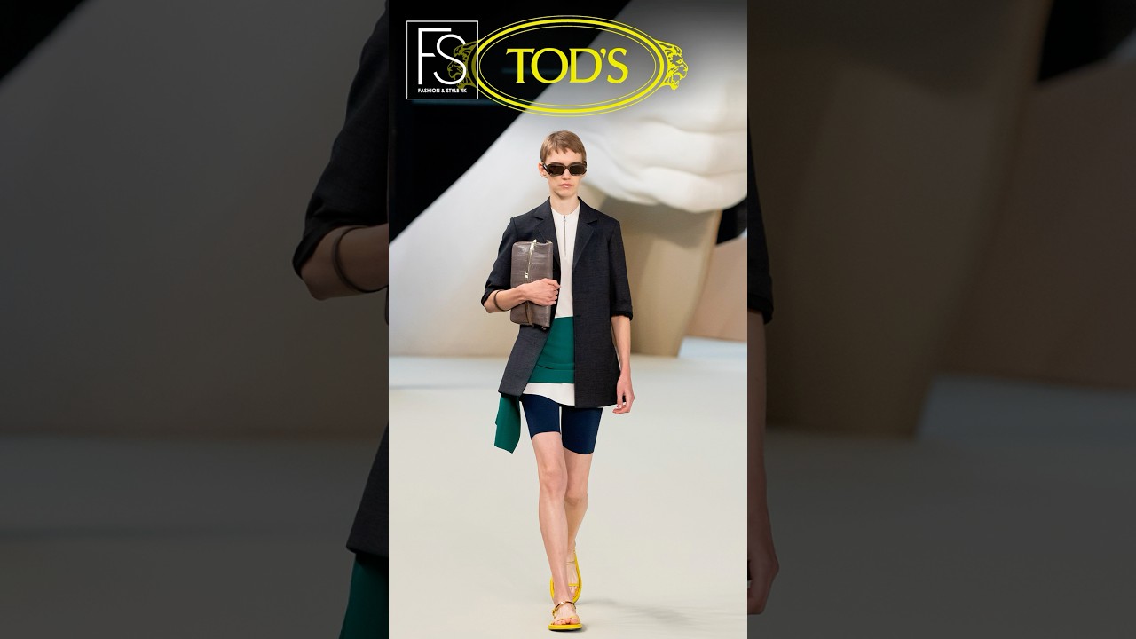 Tod's Spring/Summer 2025 Milan Fashion Week SHORT Show Supermodels FASHION STYLE TV 