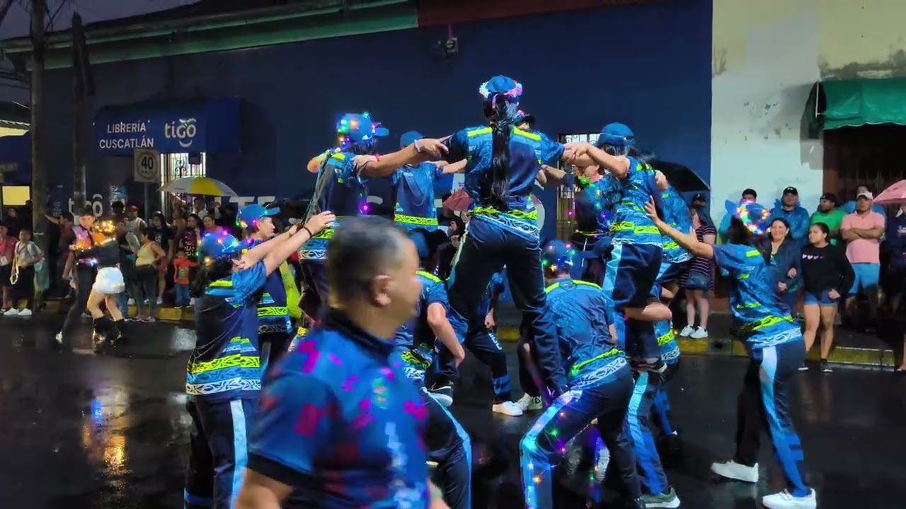 Segunda parte desfile nocturno en cojutepeque 