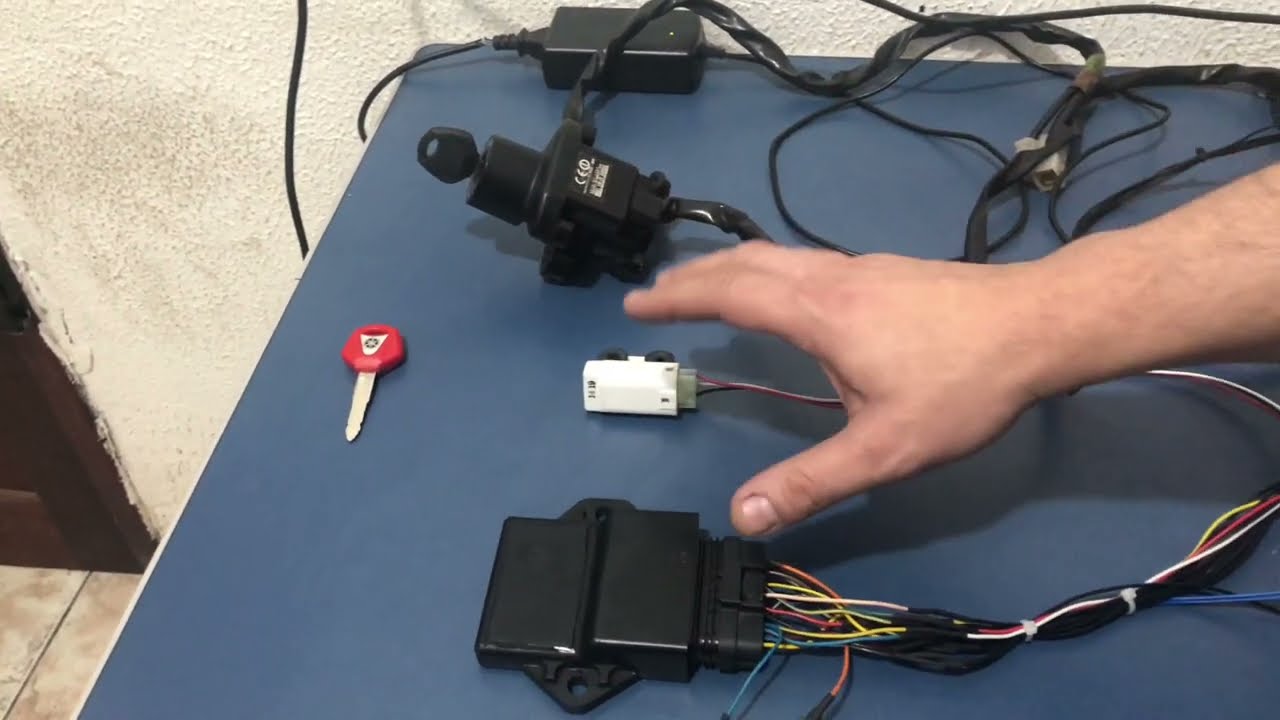 CODIFICANDO A CHAVE VERMELHA NA ECU DA FAZER 600 !!!