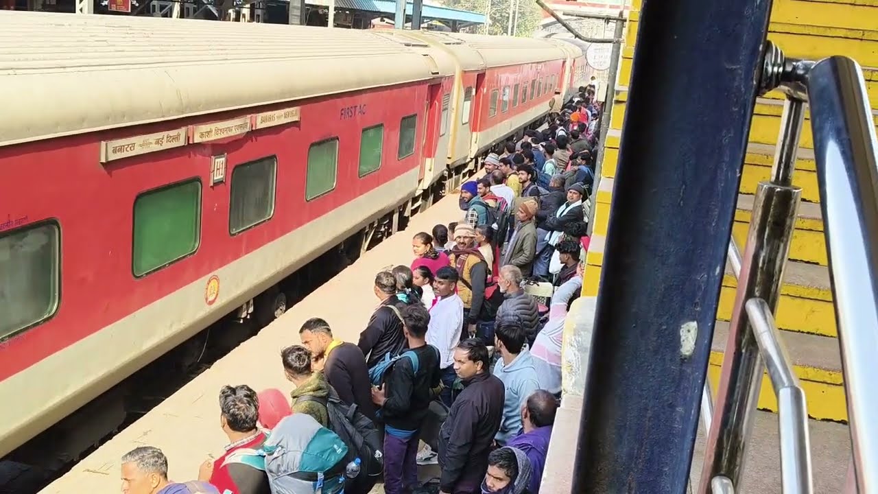 Kashi Vishwanath express  15128 |new delhi station Banaras station  