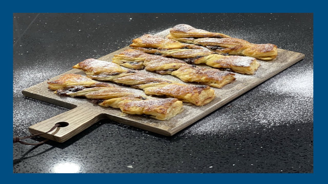 Mince Pie Puff Pastry Twists