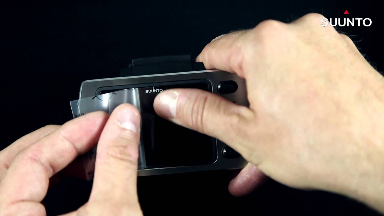 Suunto EON Steel How to place the scratch guard