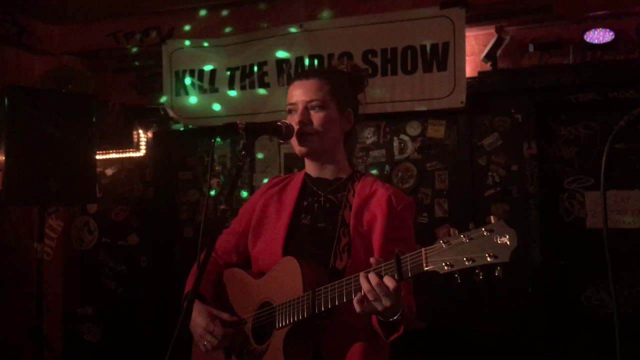Lizzy Fiery- Chocolate Cake- Live @ Kill the Radio Show, Blau, Mannheim, DE