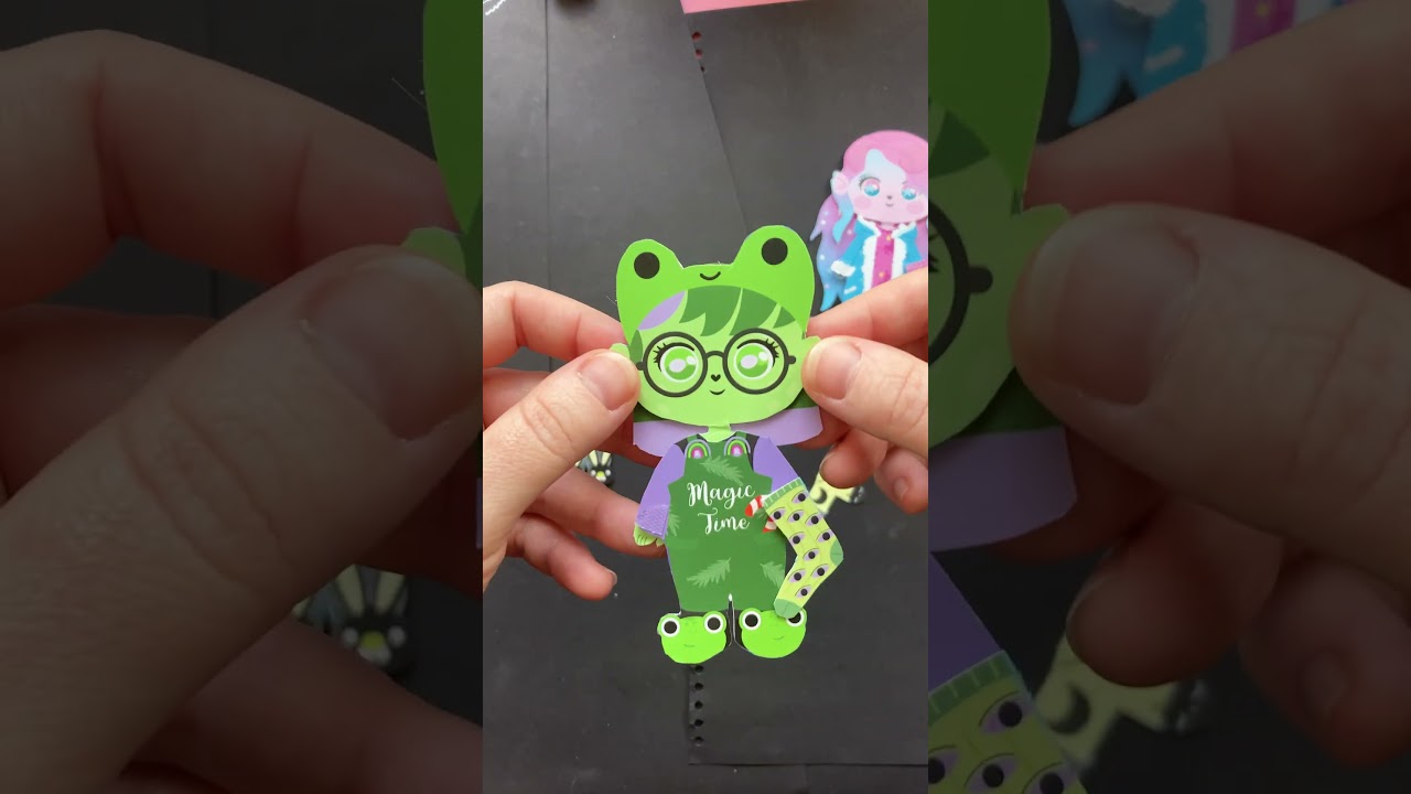 Przytulne Świąteczne Skarpety: Magiczny Festiwal Papierowych Lalek