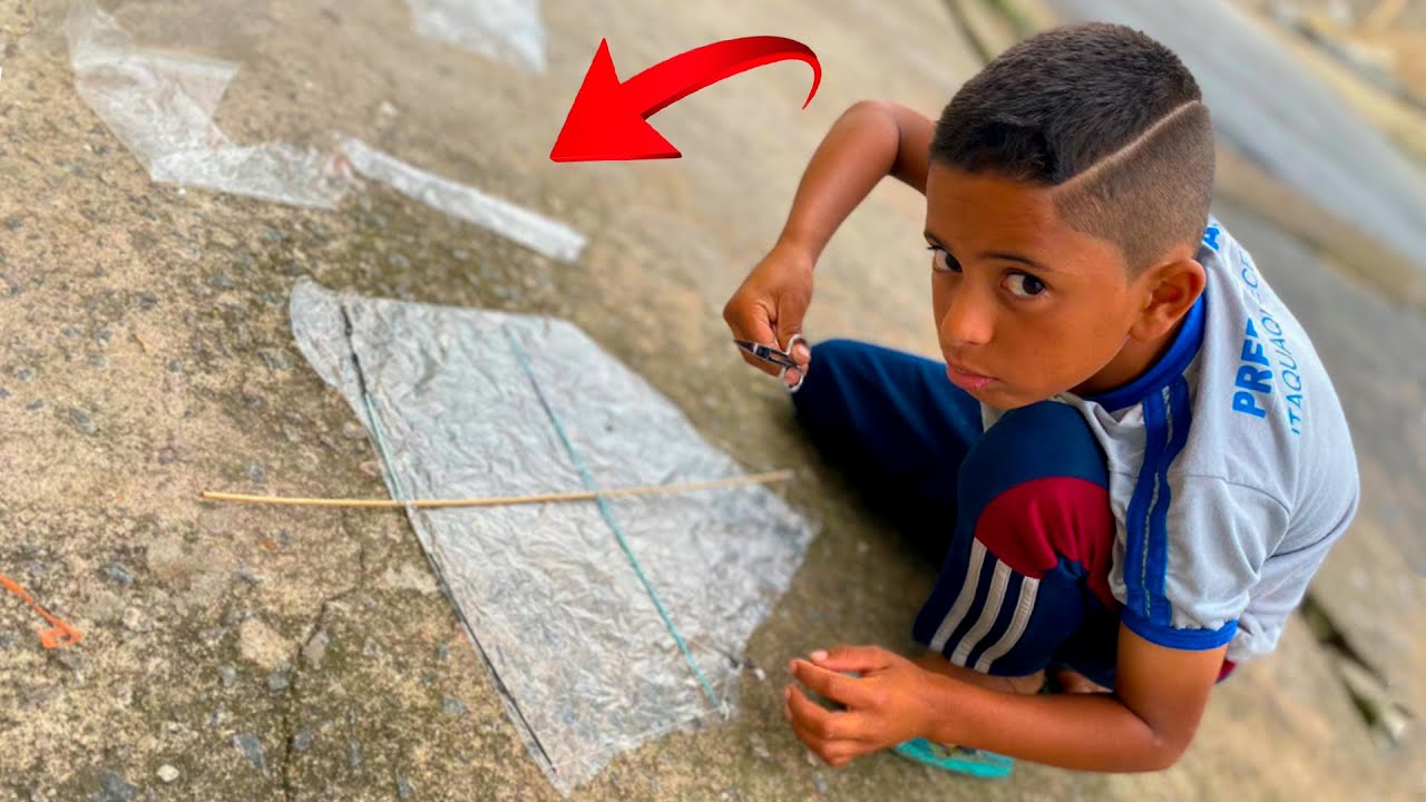 Aprenda a Fazer PIPA De PL&Aacute;STICO, Rogerinho Ensinou o Pertersson a FAZER !