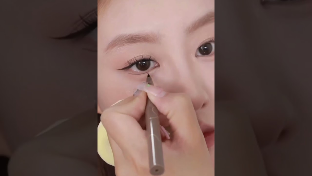 Beautiful douyin eye makeup tutorial 🤩👀🤞💜#shorts #ytshorts #viral