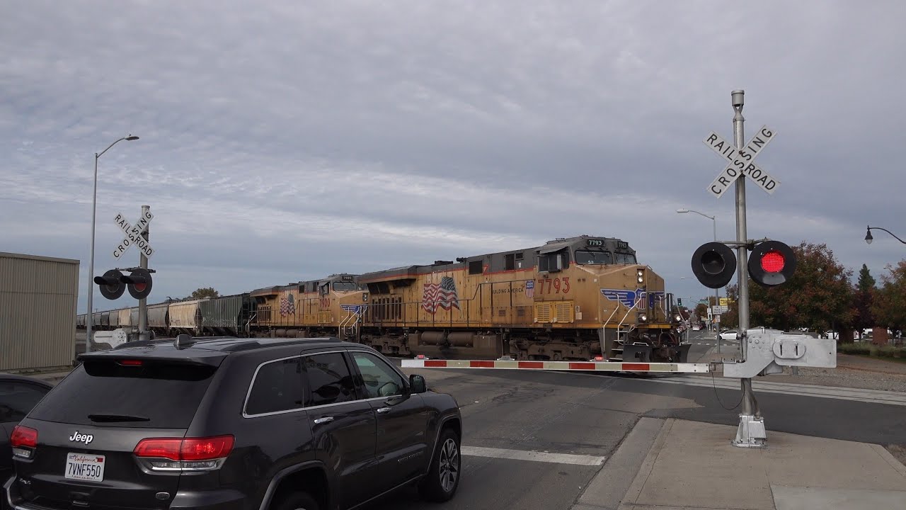 UP 7793 Grain Train South, S. Main St Railroad Crossing, Manteca CA