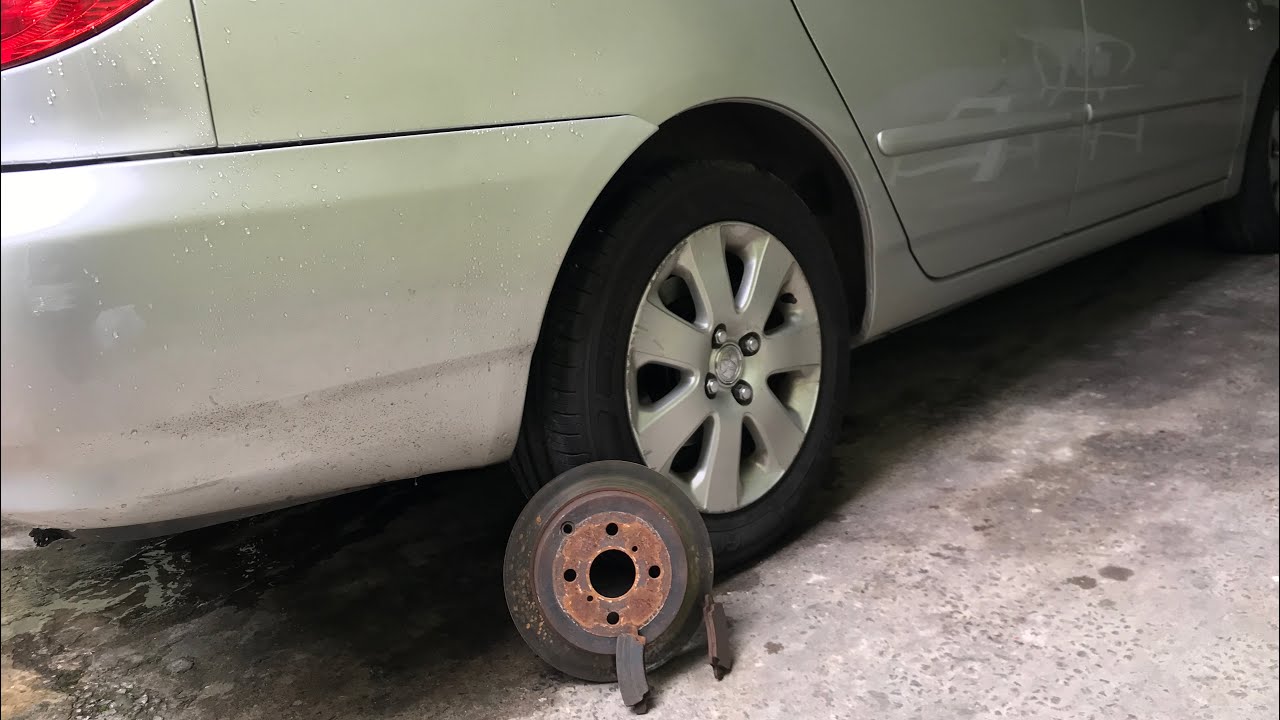 COMO TROCAS AS PASTILHAS DE FREIO TRASEIRA DO COROLLA  ?