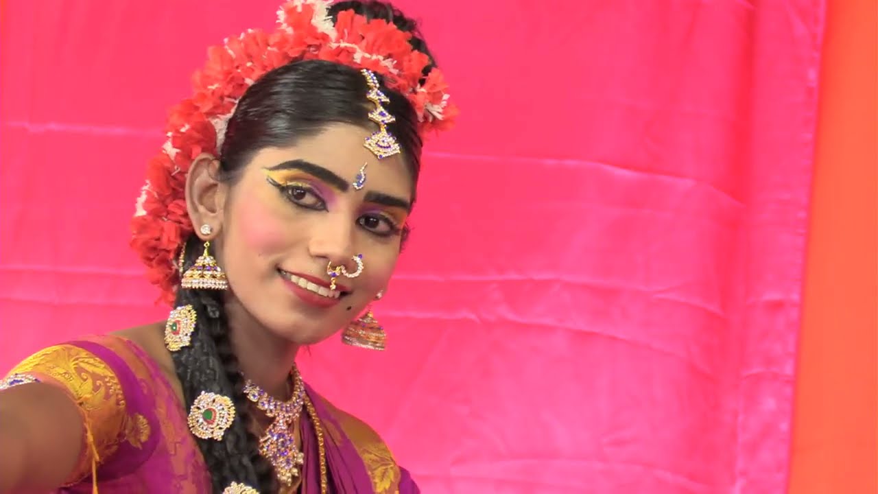 Spectacle de danse Bharatanatyam pour la nouvelle année 5122 avec l'association Pajaniappen.